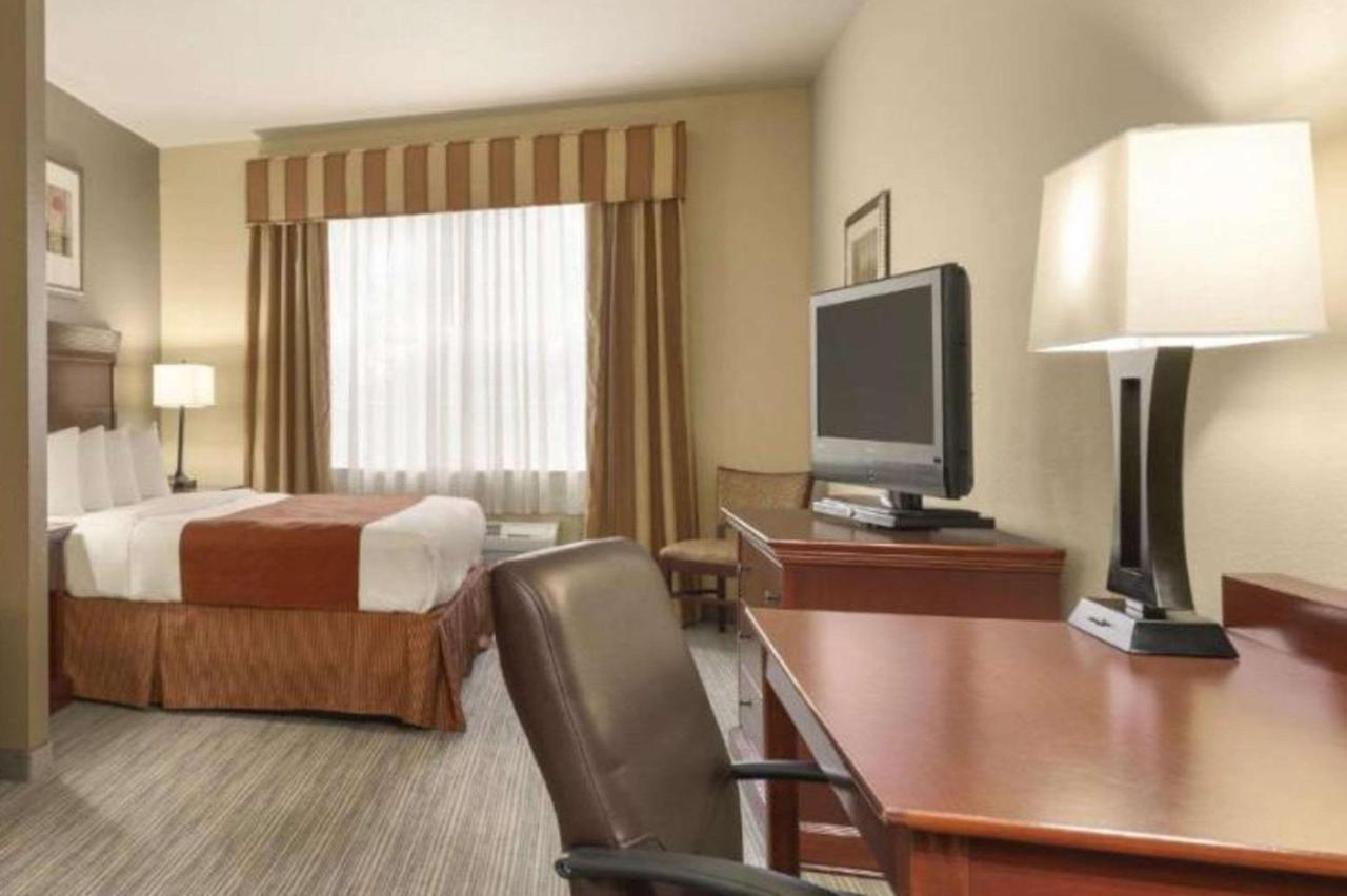 Seffner Inn And Suites Eksteriør billede