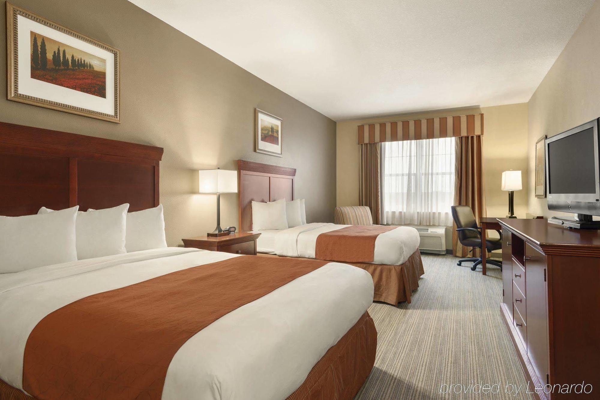 Seffner Inn And Suites Eksteriør billede