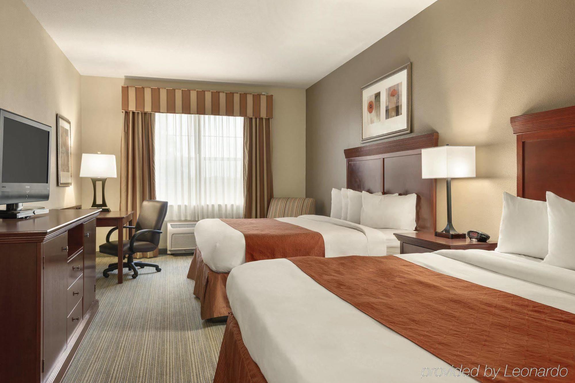 Seffner Inn And Suites Eksteriør billede
